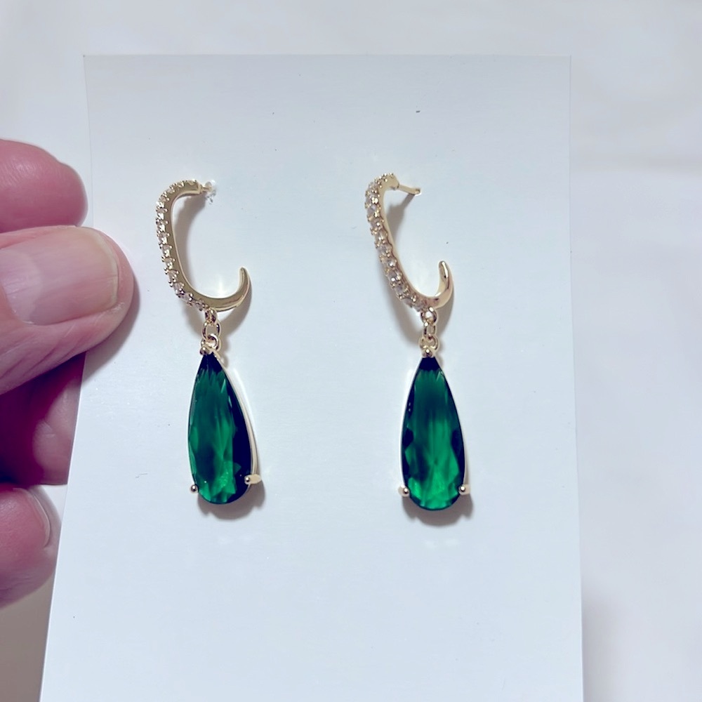 Elegant Green and Gold Drop Earrings NWOT - Picture 2 of 2